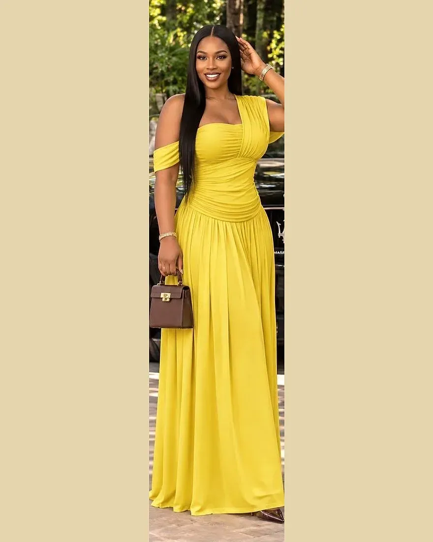 Robe drapée asymétrique